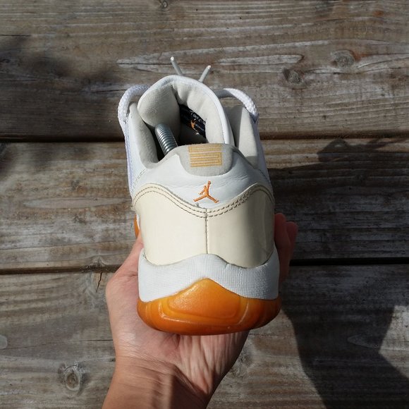 size 9 men's nike air jordan xi shoes